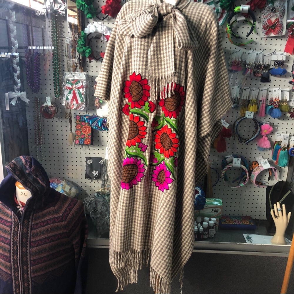 Mexican poncho for woman made of wool new